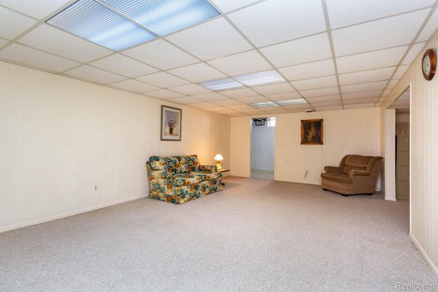 16717 Windermere Circle, Southgate, MI 48195