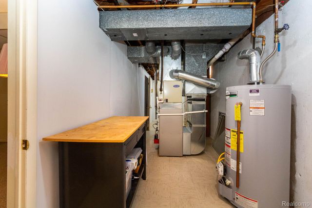 16717 Windermere Circle, Southgate, MI 48195