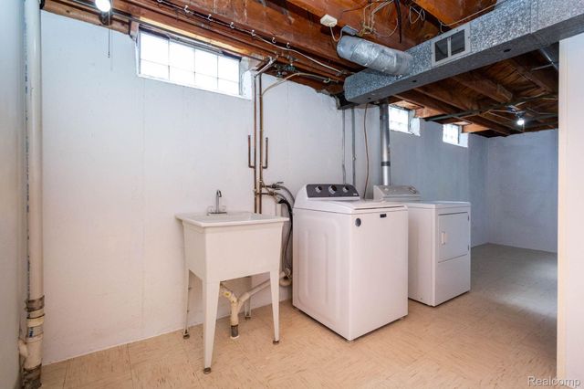 16717 Windermere Circle, Southgate, MI 48195