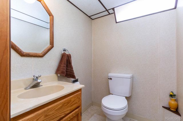 16717 Windermere Circle, Southgate, MI 48195