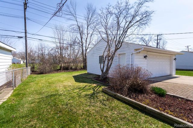 16717 Windermere Circle, Southgate, MI 48195