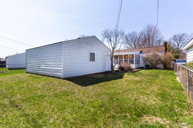 16717 Windermere Circle, Southgate, MI 48195