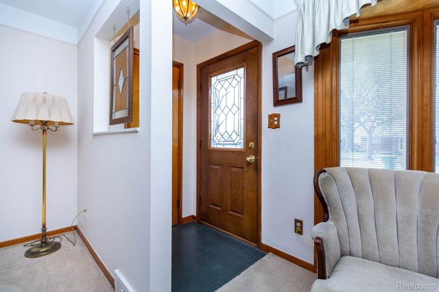 16717 Windermere Circle, Southgate, MI 48195