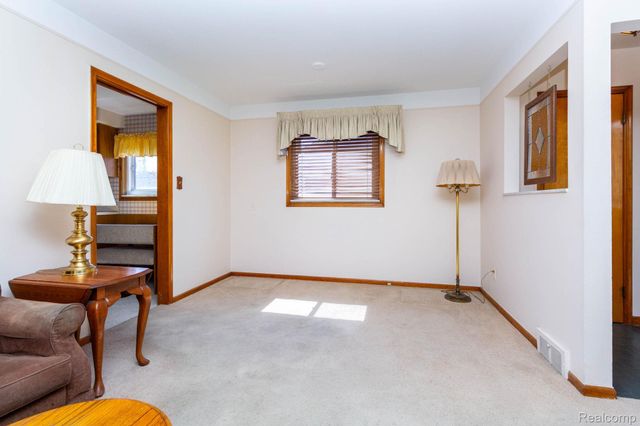 16717 Windermere Circle, Southgate, MI 48195