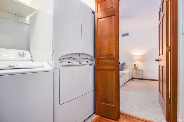 1317 E Island View Drive, Warsaw, IN 46580