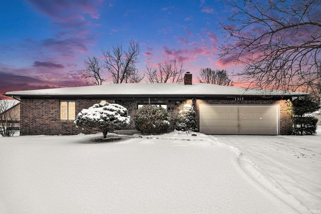 1317 E Island View Drive, Warsaw, IN 46580