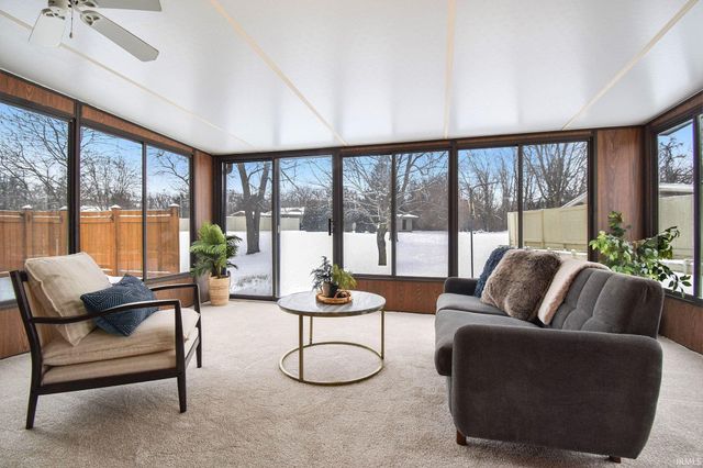 1317 E Island View Drive, Warsaw, IN 46580