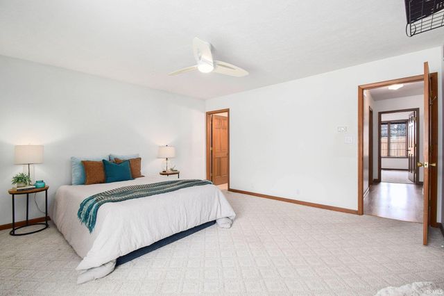 1317 E Island View Drive, Warsaw, IN 46580