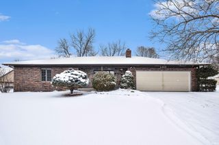 1317 E Island View Drive, Warsaw, IN 46580