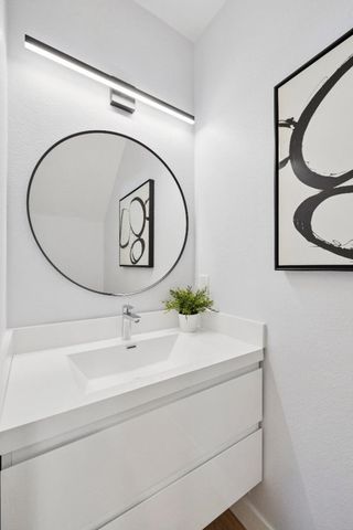 989 Civic Center Drive, Santa Clara, CA 95050