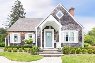 66 Valley Avenue, Locust Valley, NY 11560