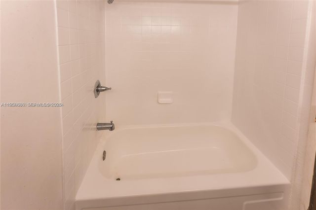 16450 NW 2nd Ave 103, Miami, FL 33169