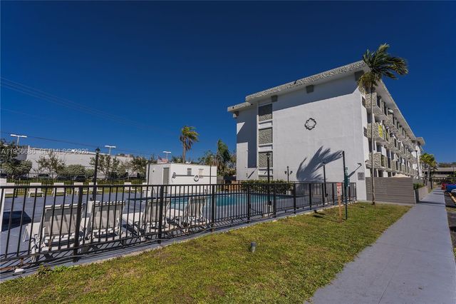 16450 NW 2nd Ave 103, Miami, FL 33169