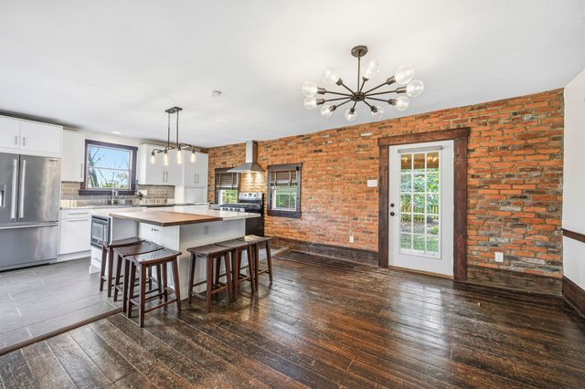 212 W Main Street, Midway, KY 40347