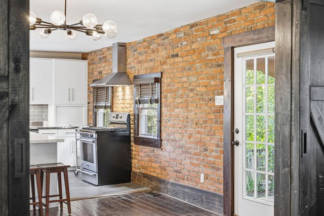 212 W Main Street, Midway, KY 40347