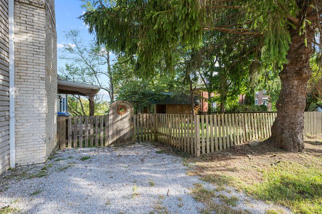 212 W Main Street, Midway, KY 40347