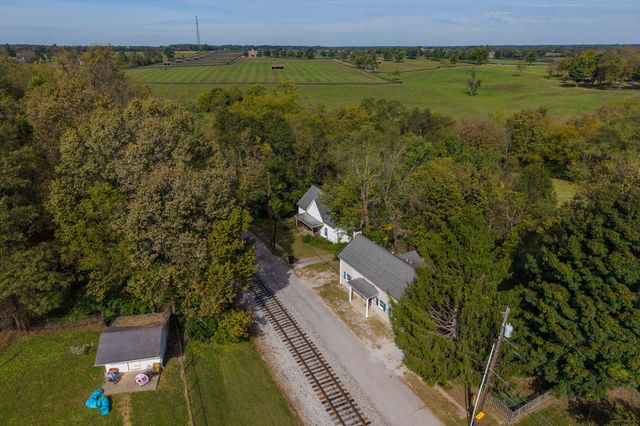 212 W Main Street, Midway, KY 40347