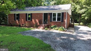 66 LANDS END DR, Montross, VA 22520