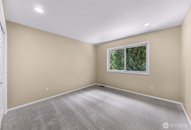 25827 NE 9th Street, Sammamish, WA 98074