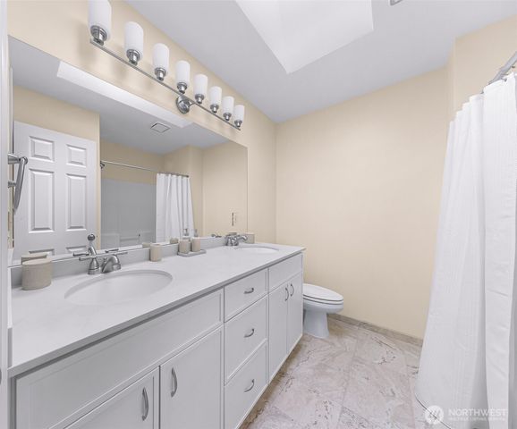 25827 NE 9th Street, Sammamish, WA 98074