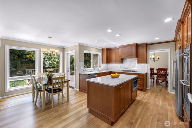 25827 NE 9th Street, Sammamish, WA 98074