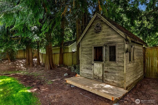 25827 NE 9th Street, Sammamish, WA 98074