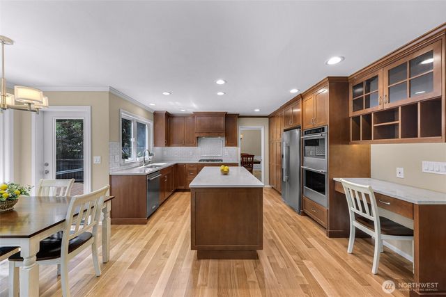 25827 NE 9th Street, Sammamish, WA 98074