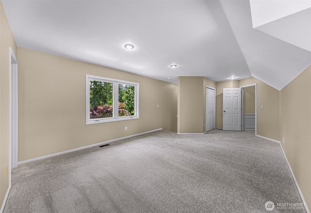 25827 NE 9th Street, Sammamish, WA 98074