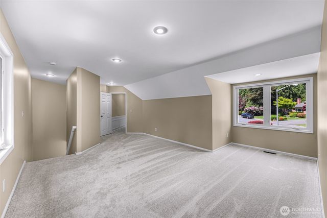 25827 NE 9th Street, Sammamish, WA 98074