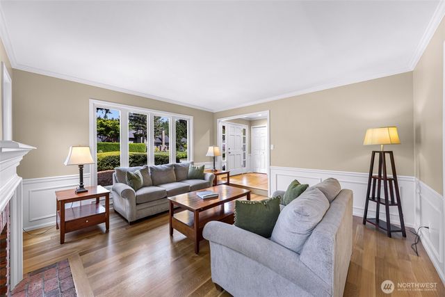 25827 NE 9th Street, Sammamish, WA 98074