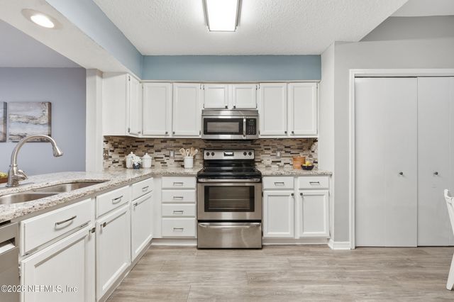 3050 PADDLE CREEK Drive, Jacksonville, FL 32223