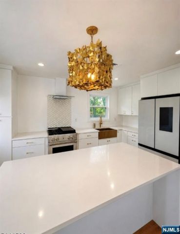 61 Winifred Drive, Totowa, NJ 07512
