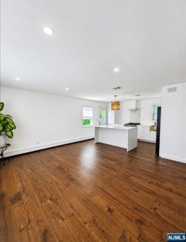 61 Winifred Drive, Totowa, NJ 07512