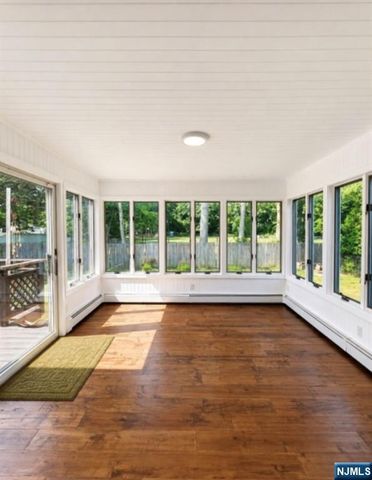61 Winifred Drive, Totowa, NJ 07512