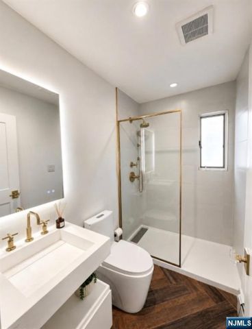 61 Winifred Drive, Totowa, NJ 07512