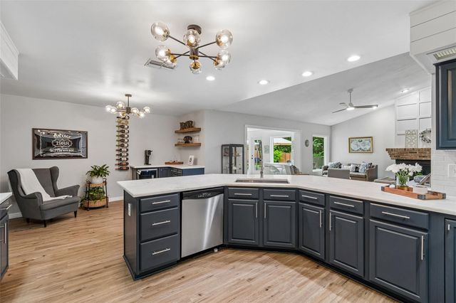 3607 LITHIA RIDGE BOULEVARD, Valrico, FL 33596