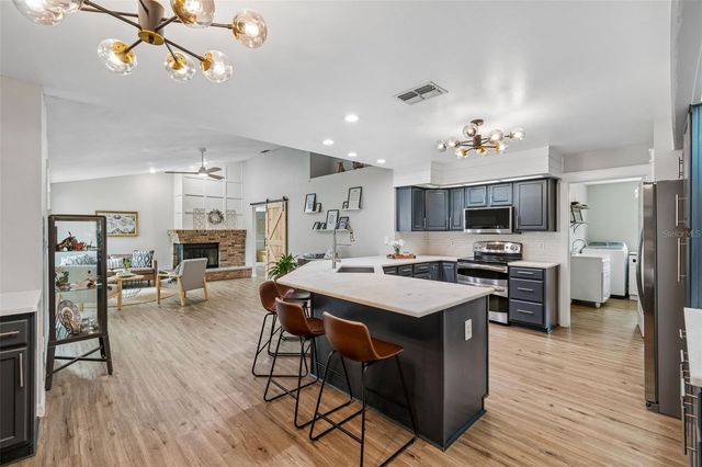 3607 LITHIA RIDGE BOULEVARD, Valrico, FL 33596
