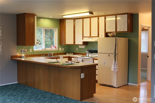 137 Spruce Loop SW, Ocean Shores, WA 98569