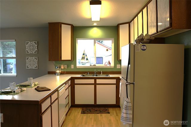 137 Spruce Loop SW, Ocean Shores, WA 98569