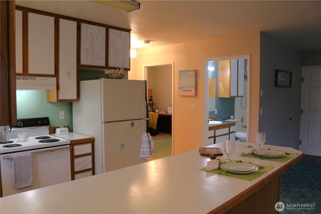 137 Spruce Loop SW, Ocean Shores, WA 98569