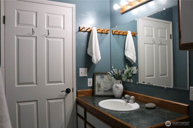 137 Spruce Loop SW, Ocean Shores, WA 98569