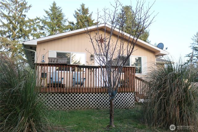 137 Spruce Loop SW, Ocean Shores, WA 98569