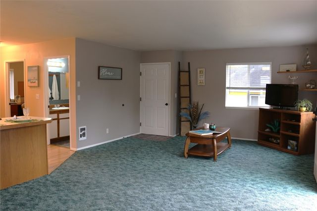 137 Spruce Loop SW, Ocean Shores, WA 98569