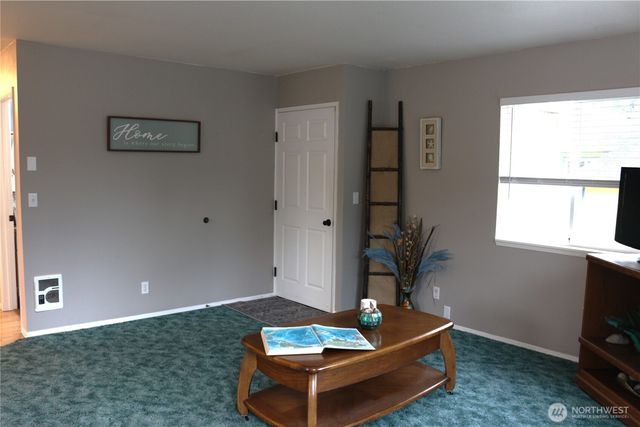 137 Spruce Loop SW, Ocean Shores, WA 98569