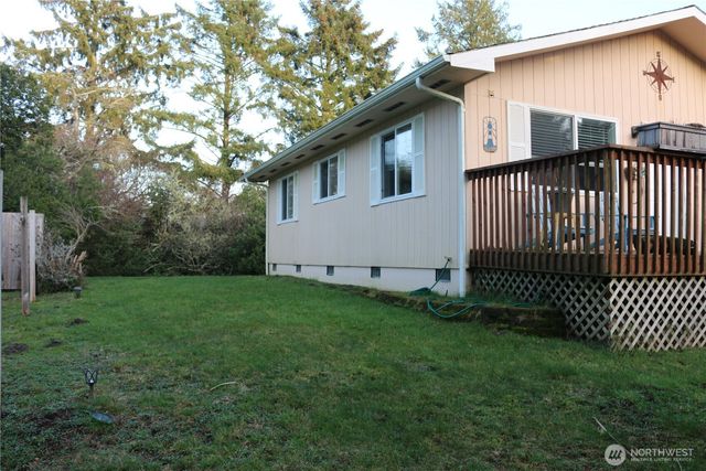 137 Spruce Loop SW, Ocean Shores, WA 98569