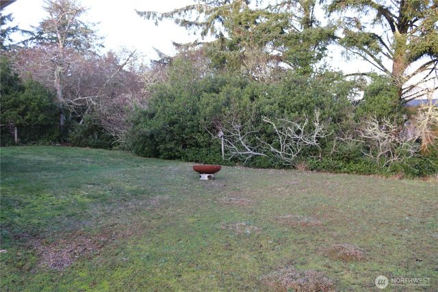 137 Spruce Loop SW, Ocean Shores, WA 98569