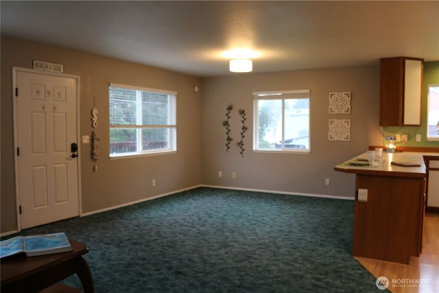 137 Spruce Loop SW, Ocean Shores, WA 98569