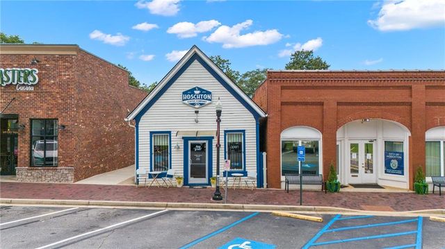 175 Herring Drive, Hoschton, GA 30548