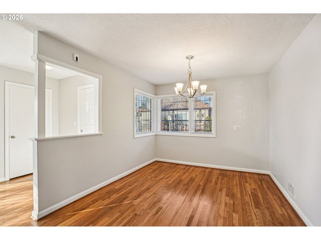 10985 Se HOLGATE Blvd, Portland, OR 97266