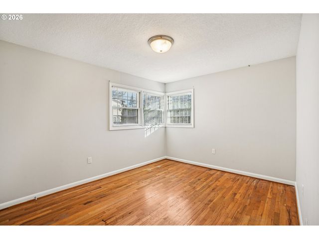 10985 Se HOLGATE Blvd, Portland, OR 97266